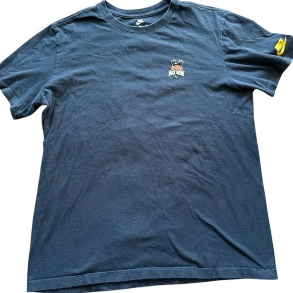 A110-Black Nike vintage tee with skull and basketball design #skater #basketball - Picture 2 of 5
